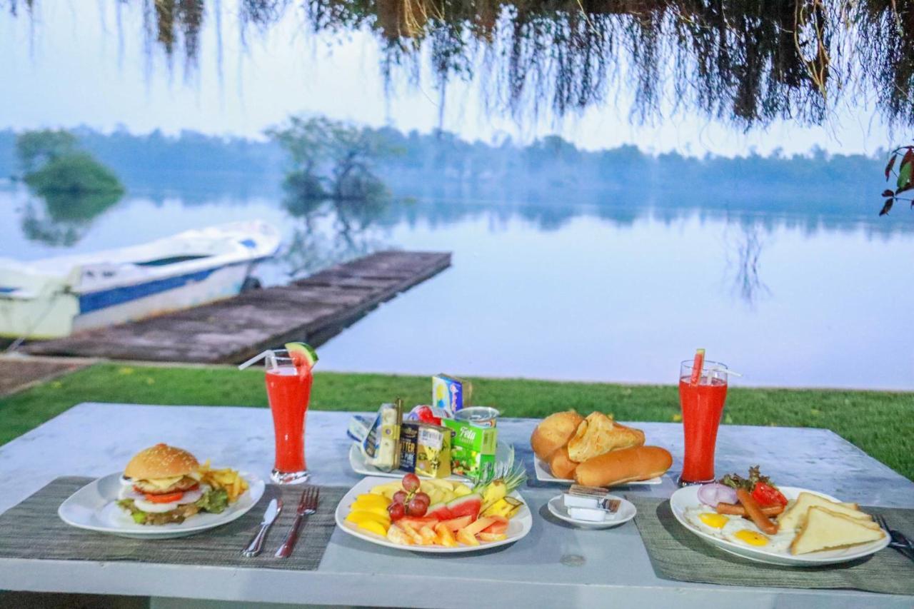 Bentota River Villa ภายนอก รูปภาพ