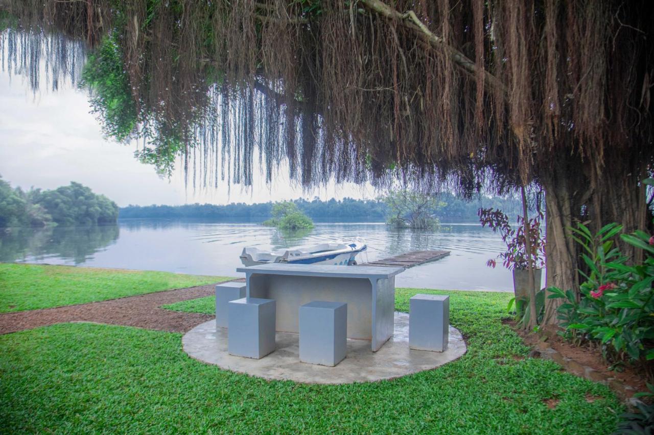 Bentota River Villa ภายนอก รูปภาพ