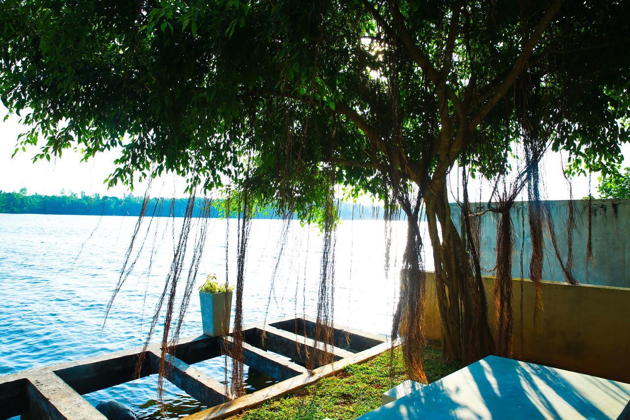 Bentota River Villa ภายนอก รูปภาพ