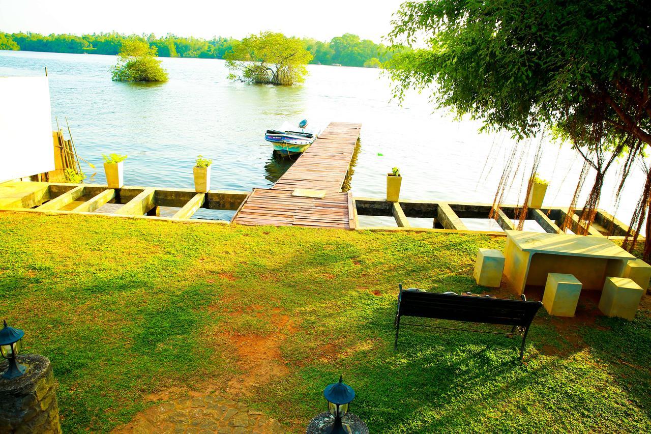Bentota River Villa ภายนอก รูปภาพ