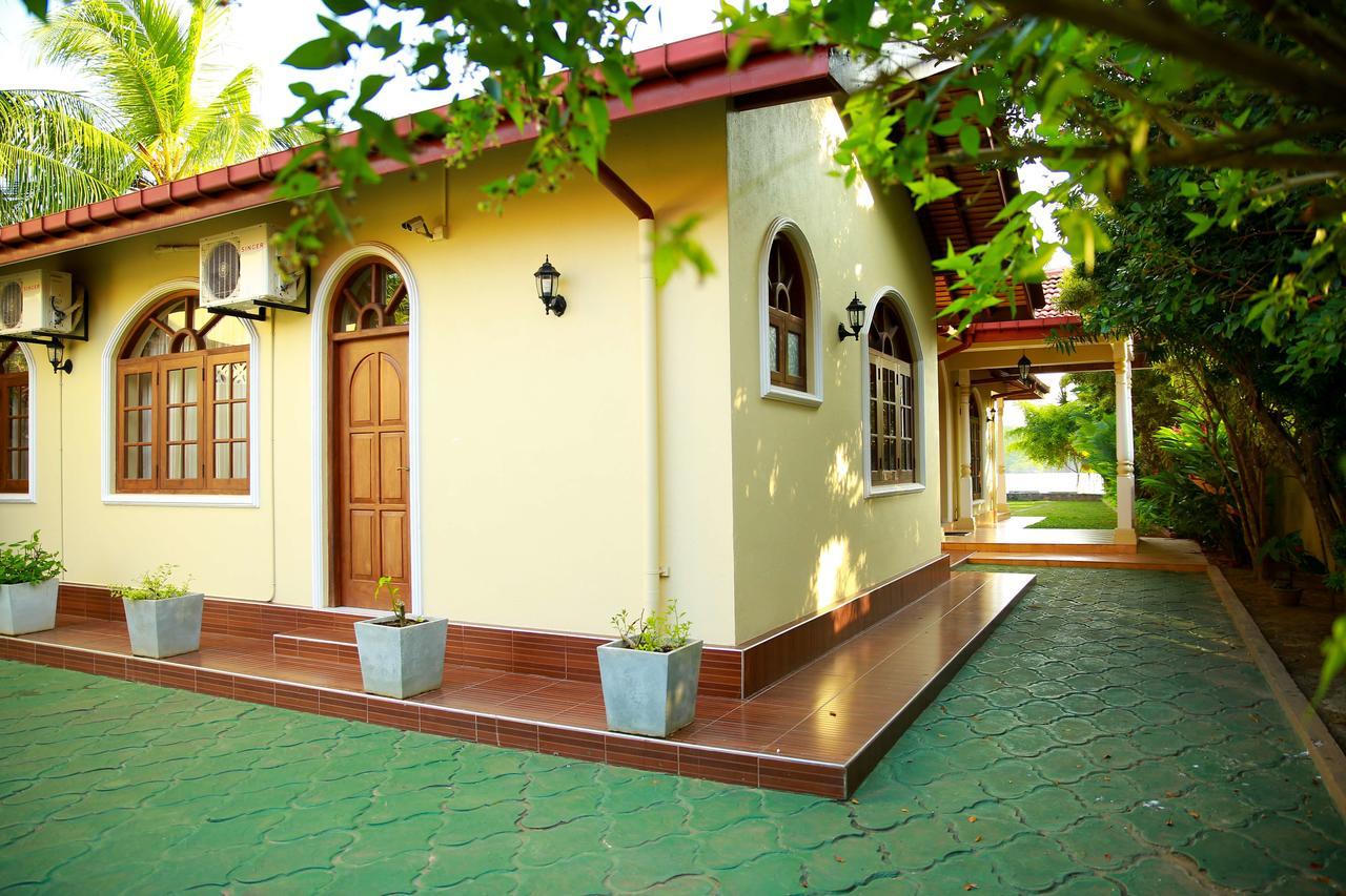 Bentota River Villa ภายนอก รูปภาพ