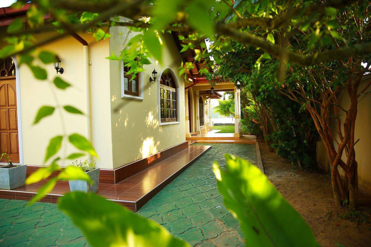 Bentota River Villa ภายนอก รูปภาพ